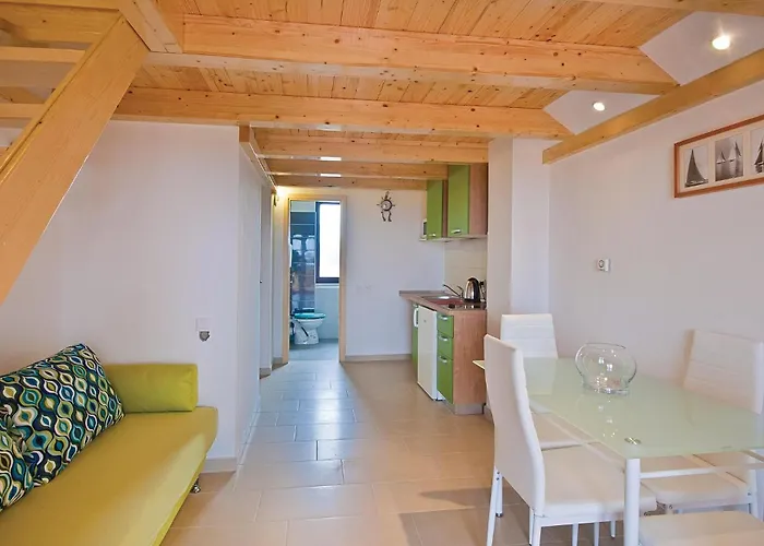 1 Bedroom Lovely In *