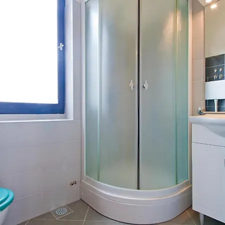 Апартаменти 1 Bedroom Lovely In Пула