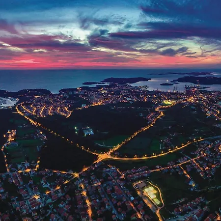 Апартаменти 1 Bedroom Lovely In *